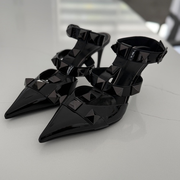 Valentino Garavani Patent Roman Stud Ankle Strap 80mm Pumps 40.5 Black Shoes - Picture 3 of 9